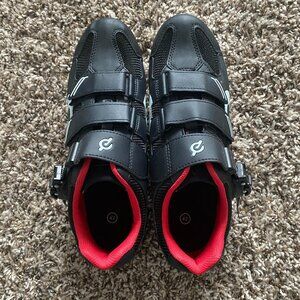 NWOT Peloton Cycling Shoes, size 42
